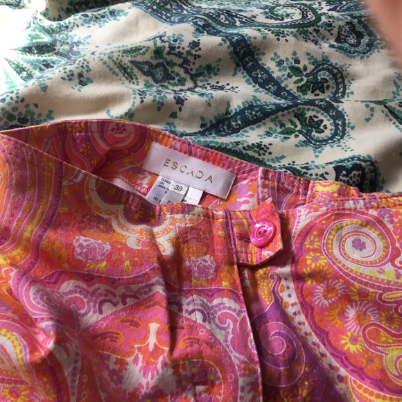 Escada Capris - Picture 1 of 4